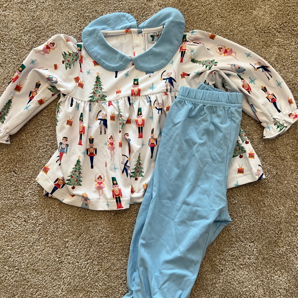 NWOT Christmas Nutcracker Print Peter Pan Collar Matching Set - Picture 2 of 4